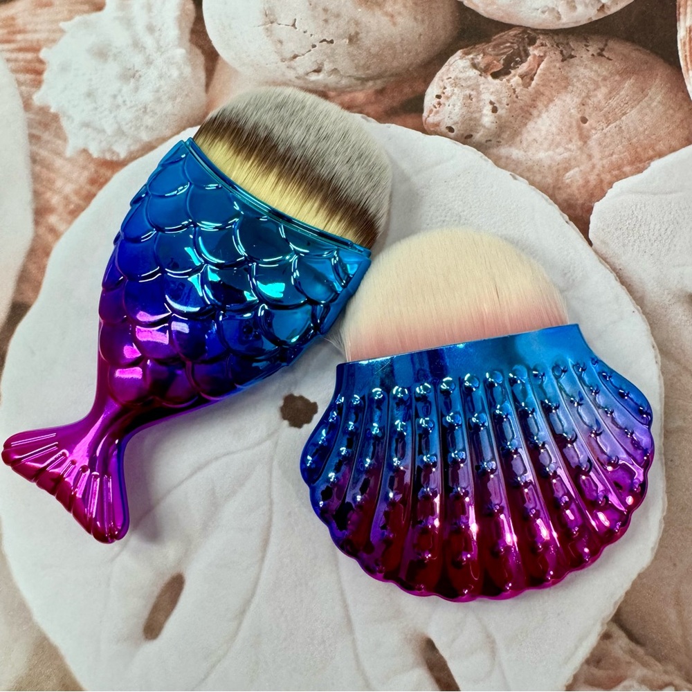 NEW Contour, foundation , blending mermaid 2pc. make up brush set. PRICE FIRM